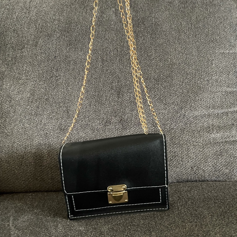 New Black purse